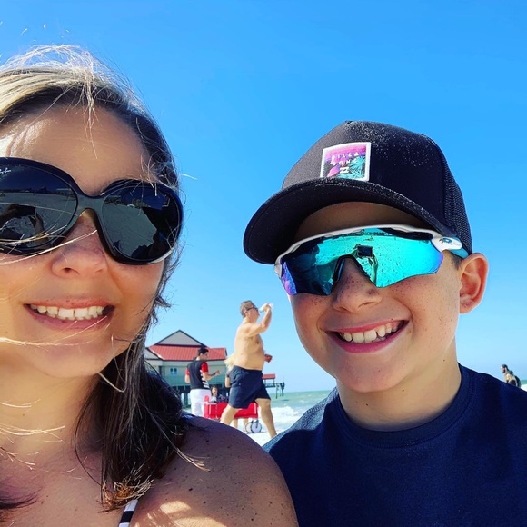 Meet your Posher, Nicole - Picture 3 of 3